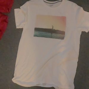 Old navy men’s graphic tee